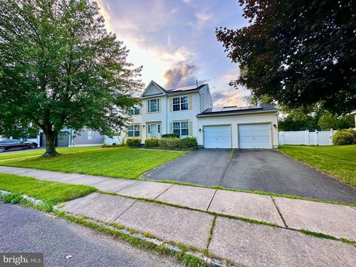 39 Foxchase Dr, BURLINGTON, NJ, 08016-3045 | Card Image