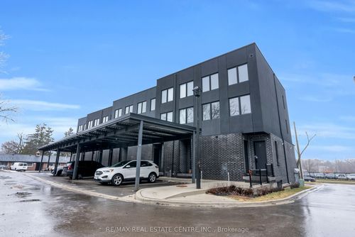 2-59 Charles St, Newmarket, ON, L3Y3V7 | Card Image