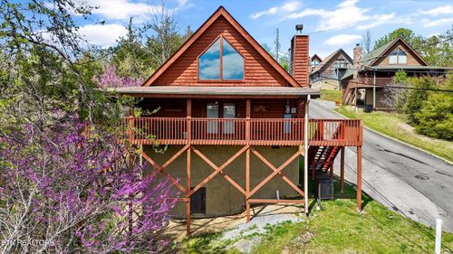 2238 Eagle Feather Dr, Sevierville, TN, 37876-1459 | Card Image