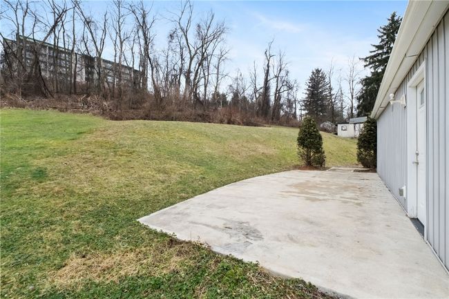 1028 Moon Run Rd, House other with 3 bedrooms, 3 bathrooms and 4 parking in Mc Kees Rocks PA | Image 26