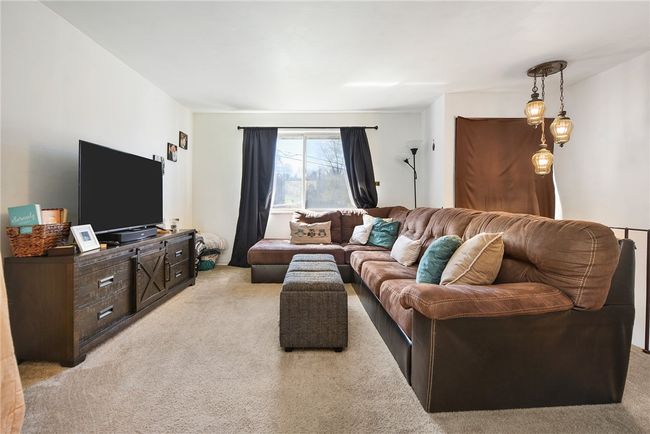 926 Cedarwood Dr, House other with 3 bedrooms, 2 bathrooms and 2 parking in Pittsburgh PA | Image 5
