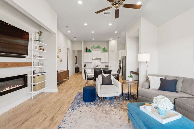 193 Raptor Beak Way, House other with 3 bedrooms, 2 bathrooms and 8 parking in Cedar Creek TX | Image 9