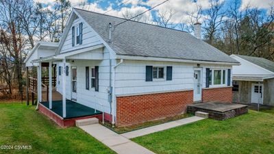 226 Spring Garden Avenue, House other with 2 bedrooms, 1 bathrooms and null parking in Bloomsburg PA | Image 2