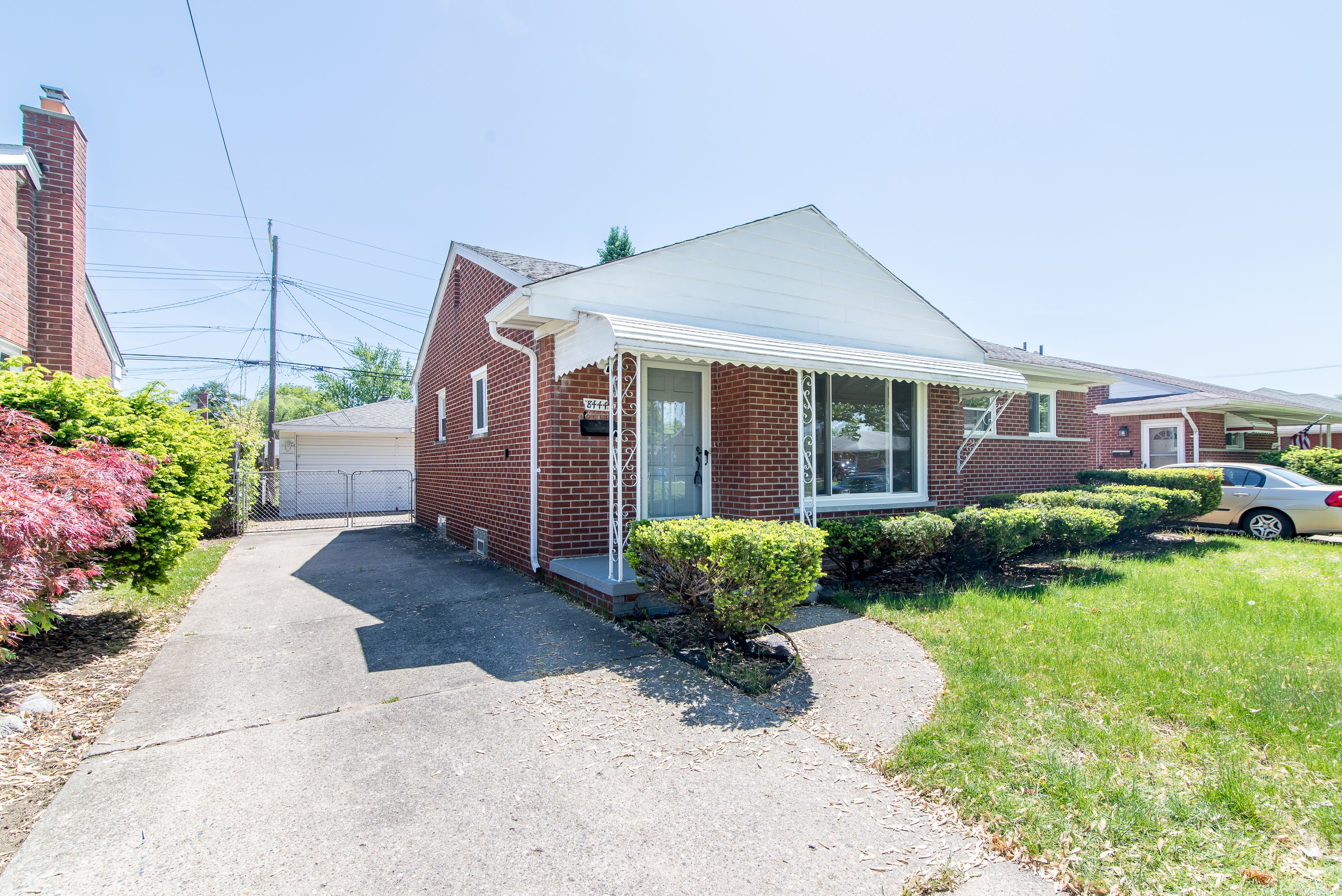 Dixie Ln, Dearborn Heights, MI 48127