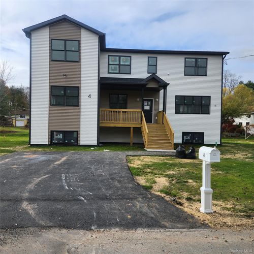 6 Floral Dr, Monticello, NY, 12701-1902 | Card Image