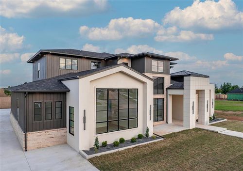 2600 Majestic Way, Yukon, OK, 73099-5371 | Card Image