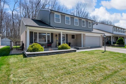 9447 Continental Dr, Taylor, MI, 48180-3083 | Card Image