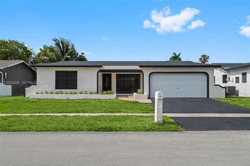 10171 Nw 24th St, Sunrise, FL, 33322-2635 | Card Image