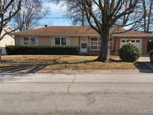 324 Elmwood Dr, Saint Charles, MO, 63301-4628 | Card Image