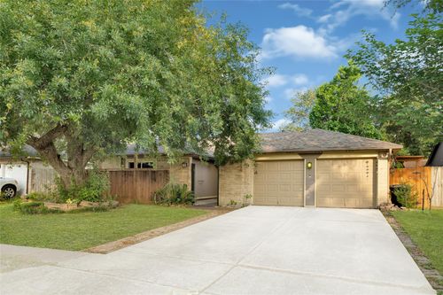 2515 Harvest Cv, Friendswood, TX, 77546-2620 | Card Image