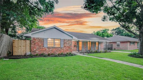5007 Redstart St, Houston, TX, 77035-3124 | Card Image