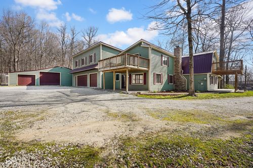 1747 E Tall Oaks Ln, Greencastle, IN, 46135-8716 | Card Image