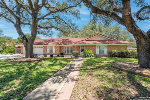 309 Crestwind Dr, Windcrest, TX, 78239-2406 | Card Image