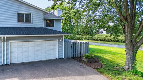 7618 Dunmore Rd, Woodbury, MN, 55125-1610 | Card Image