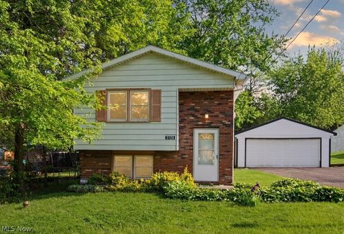 3120 Orchard Ave Se, Warren, OH, 44484-3240 | Card Image