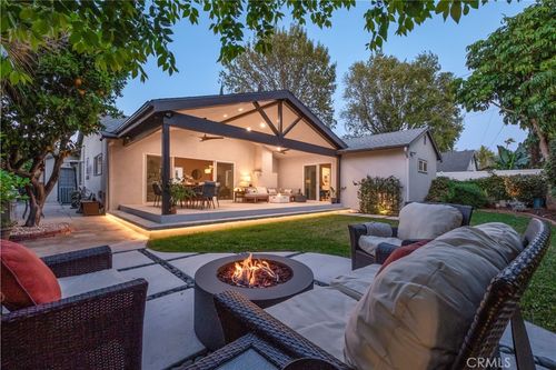 13744 Bessemer St, Valley Glen, CA, 91401-2901 | Card Image