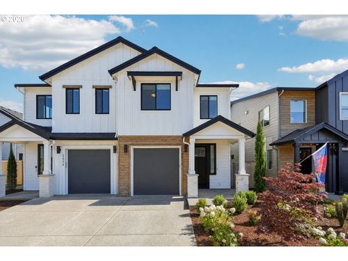 2412 Se Maybrook Ln, Milwaukie, OR, 97222-8415 | Card Image