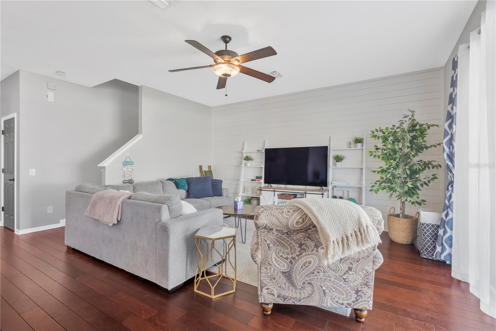Residential in LAND O LAKES 5