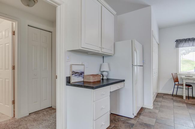 UNIT-5 - 1103 Mariners Way, Condo with 2 bedrooms, 2 bathrooms and null parking in Huddleston VA | Image 24