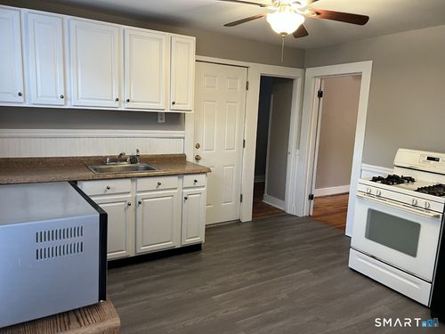 166 Queen St, Bristol, CT, 06010-5853 | Card Image
