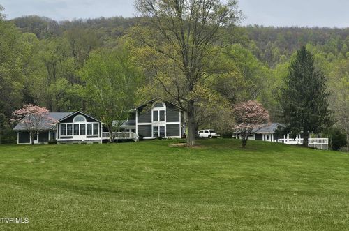304 Tunnel Dr, Dryden, VA, 24243-8113 | Card Image