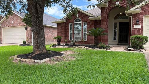 1414 Chandler Park Ln, Fresno, TX, 77545-2030 | Card Image