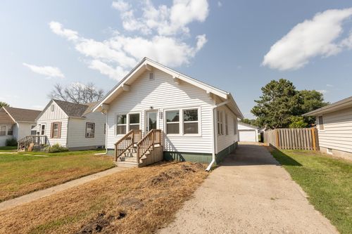 411 E 11th St, Spencer, IA, 51301-4531 | Card Image