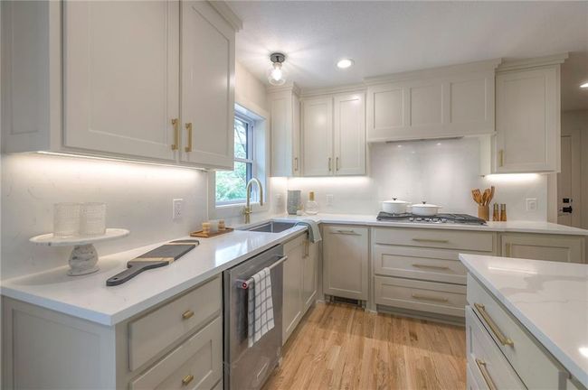 10314 Sagamore Ln, House other with 6 bedrooms, 5 bathrooms and null parking in Leawood KS | Image 23