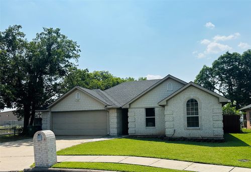 701 Park Pl, Whitesboro, TX, 76273-1107 | Card Image