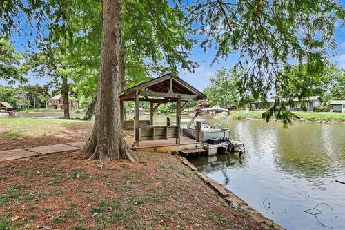 9605 Silver Lake Dr, Oklahoma City, OK, 73162-7549 | Card Image