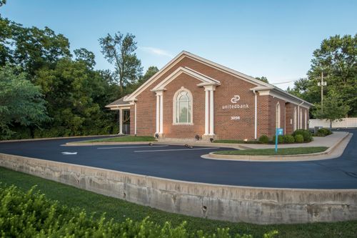 3098 Harrodsburg Rd, Lexington, KY, 40503-2753 | Card Image