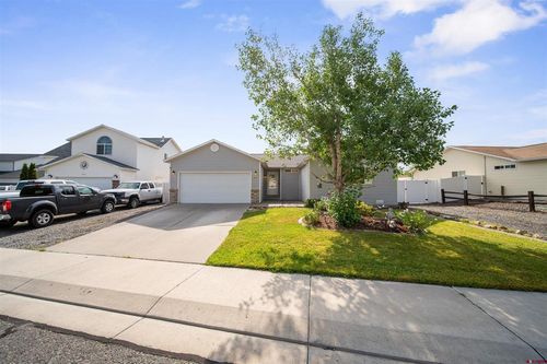 818 Cow Bell Ct, Montrose, CO, 81401-5779 | Card Image