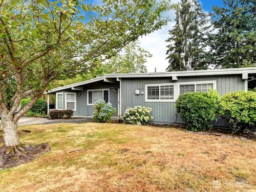 15946 Se 1st St, Bellevue, WA, 98008-4604 | Card Image