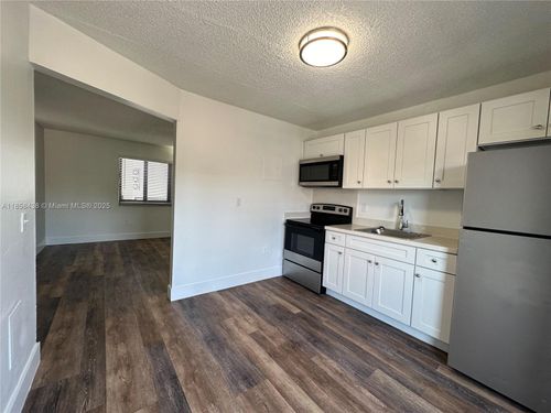 apt-201-529 Sw 4th St, Miami, FL, 33130-1336 | Card Image