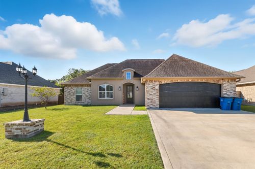 555 Tryson Ln, Bridge City, TX, 77611-2015 | Card Image