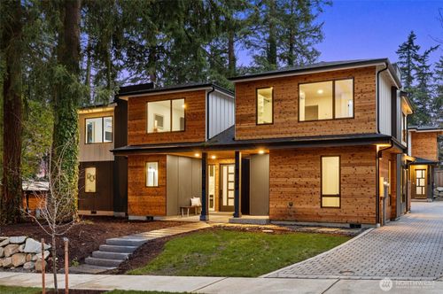 10829 104th Ave Ne, Kirkland, WA, 98033-4425 | Card Image