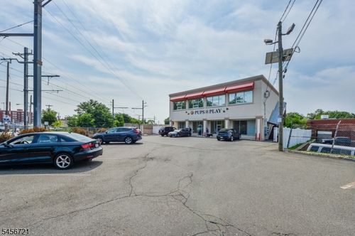 85 Walnut St, Montclair, NJ, 07042-4026 | Card Image