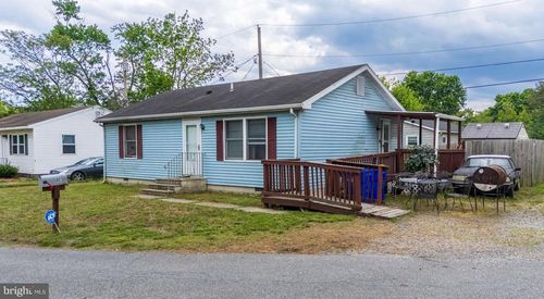 803 Griffin St, SEAFORD, DE, 19973-2824 | Card Image