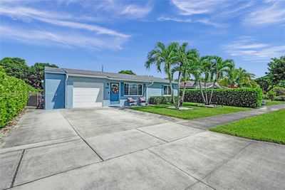 2280 Sw 42nd Ter, House other with 2 bedrooms, 1 bathrooms and null parking in Fort Lauderdale FL | Image 3