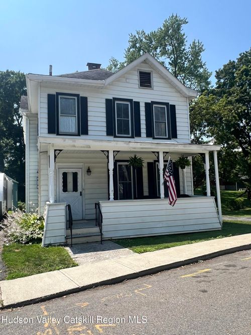 7 Freleigh Pl, Coxsackie, NY, 12051-1201 | Card Image