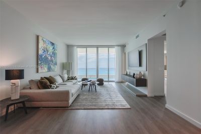 2102 - 16051 Collins Ave, Condo with 2 bedrooms, 2 bathrooms and null parking in Sunny Isles Beach FL | Image 3