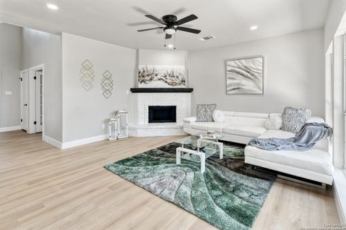 907 Amigo Ave, San Antonio, TX, 78260-5600 | Card Image