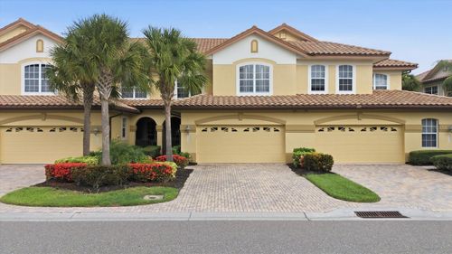8434 Miramar Way, Lakewood Ranch, FL, 34202-9006 | Card Image