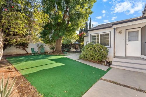 17900 Hatteras St, Encino, CA, 91316-1056 | Card Image