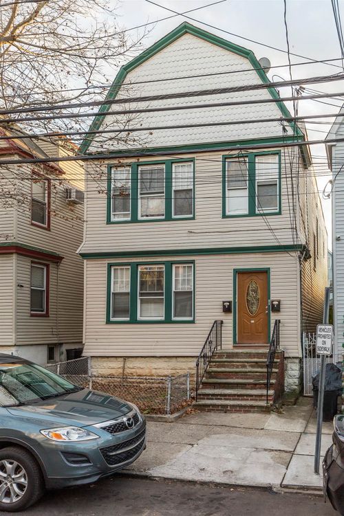 231 Grant Ave, Jersey City, NJ, 07305-1510 | Card Image