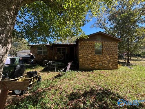 243 Miller Rd, Gurley, AL, 35748-8710 | Card Image