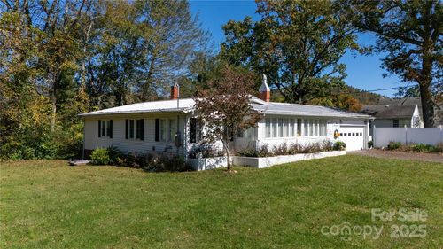 44 Hemlock Ave, Spruce Pine, NC, 28777-2981 | Card Image