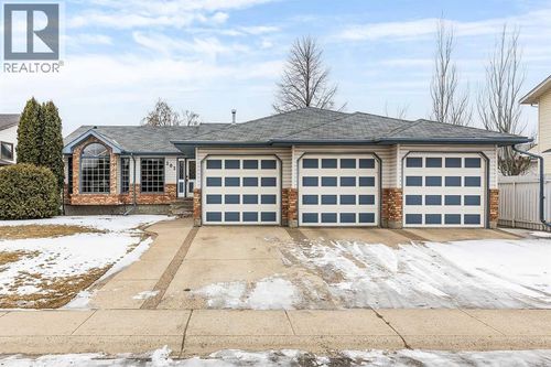 202 Shannon Dr Se, Medicine Hat, AB, T1B4A8 | Card Image