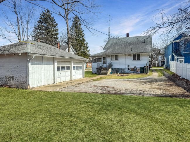 Driveway Area | Image 9