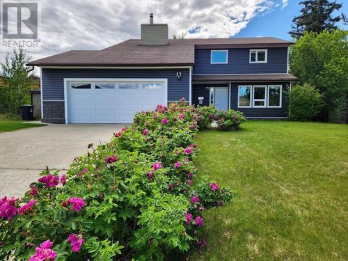 238 Alsek Rd, Whitehorse, YT, Y1A4S9 | Card Image